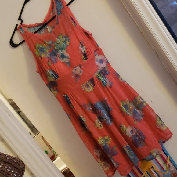 Dress - Picture 1 of 3